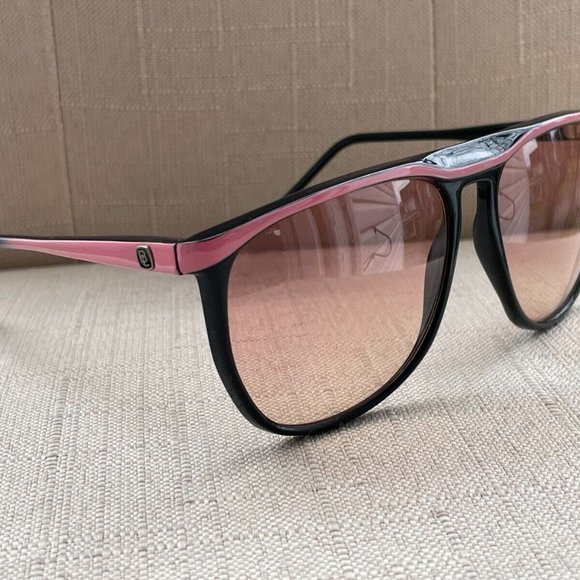 Bausch & Lomb Women Sunglasses Vintage Black/Pink Big Face Eye Wear Italy Made main image 6